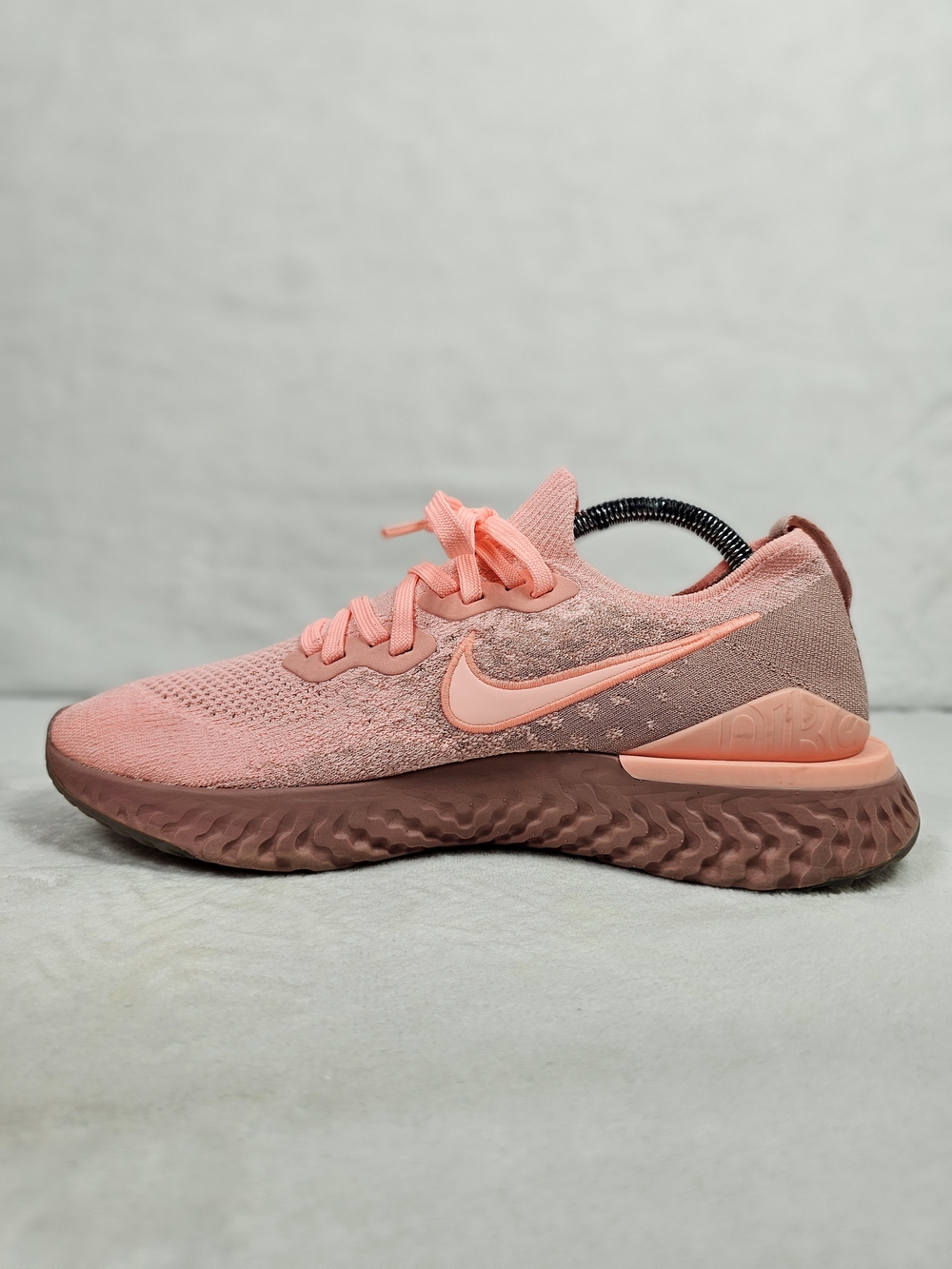Nike Epic React Flyknit 2 Womens Size 10.5 US Pink Tint Running Shoes BQ8927-600 - Picture 4 of 10